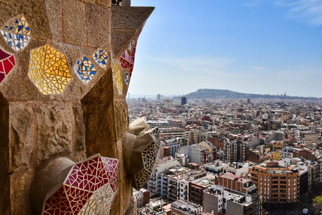Barcelona látképe a Sagrada Famíliával